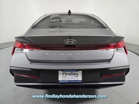 Used 2024 Hyundai Elantra SEL image 5