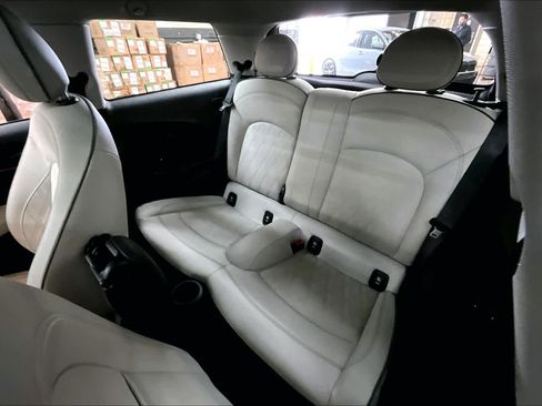 Used 2023 MINI Cooper 2-Door Hardtop w/ Signature Upholstery Package image 28