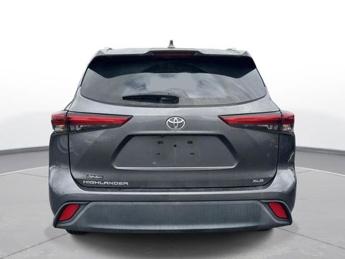 Used 2021 Toyota Highlander XLE FWD image 7