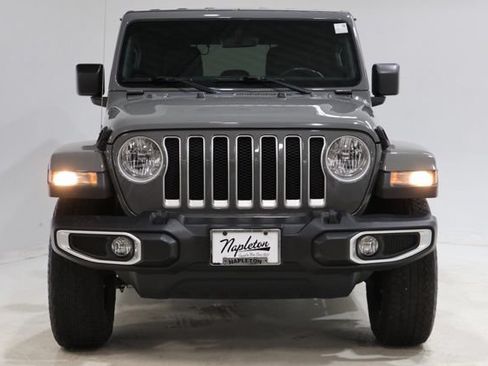 Used 2019 Jeep Wrangler Unlimited Sahara AWD/4WD image 2
