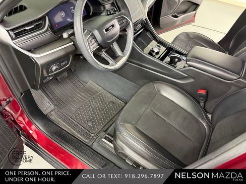 Used 2023 Jeep Grand Cherokee Altitude AWD/4WD image 20