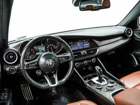 Used 2022 Alfa Romeo Giulia Ti w/ Active Assist Plus Package RWD image 5