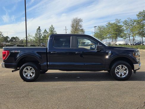 Used 2023 Ford F150 XLT image 3
