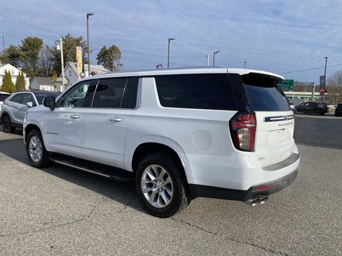 Used 2023 Chevrolet Suburban Premier image 3