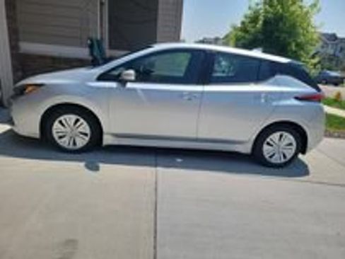 Used 2025 Nissan Leaf S FWD image 23