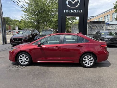 Used 2025 Toyota Corolla LE FWD image 5
