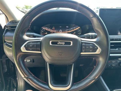 Used 2022 Jeep Compass Trailhawk w/ Trailhawk Convenience Group AWD/4WD image 27