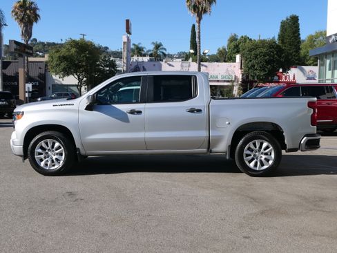Used 2022 Chevrolet Silverado 1500 Custom w/ LPO, Dark Essentials Package RWD image 2
