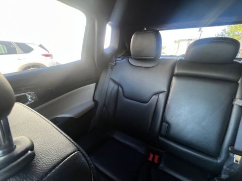 Used 2025 Jeep Compass Limited image 39