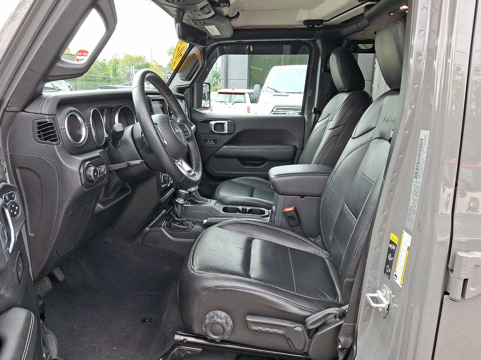 Used 2020 Jeep Wrangler Unlimited Sahara AWD/4WD image 13
