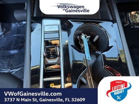 Certified 2024 Volkswagen Atlas Cross Sport SE image 24