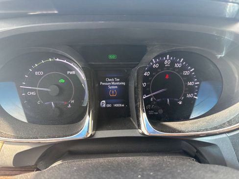 Used 2013 Toyota Avalon Limited FWD image 19