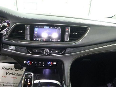 Used 2021 Buick Enclave Essence w/ Sound and Sites Package image 15