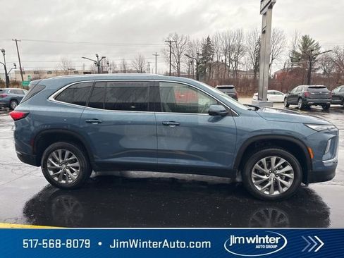 Used 2025 Buick Enclave Preferred image 11