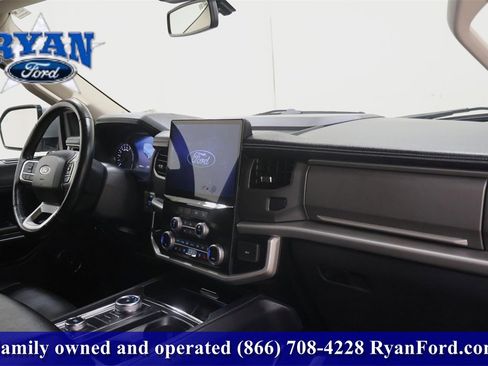 Used 2024 Ford Expedition XLT image 19