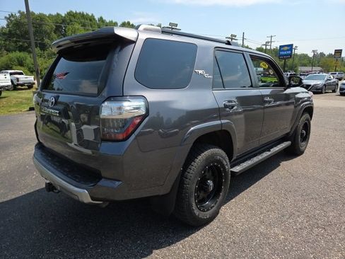 Used 2019 Toyota 4Runner TRD Off-Road AWD/4WD image 25