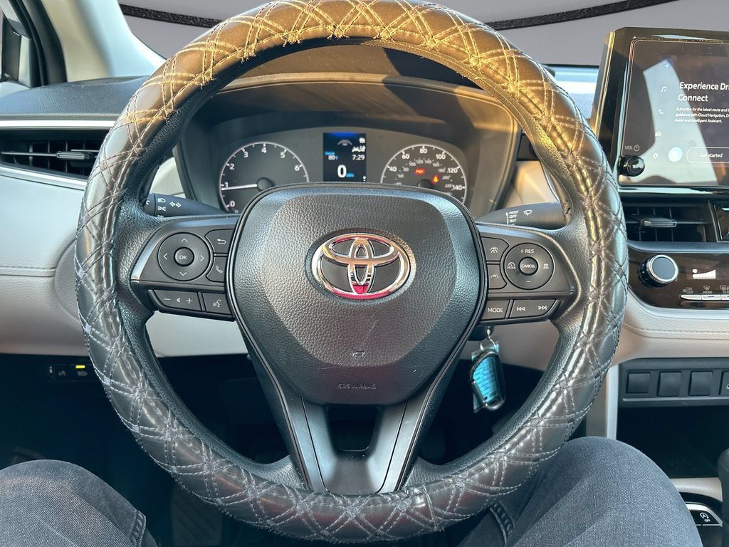 Certified 2025 Toyota Corolla Cross L FWD image 14