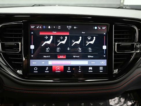 Used 2024 Dodge Durango GT AWD/4WD image 17