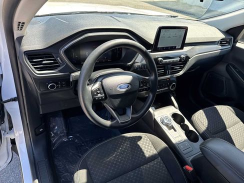 Used 2025 Ford Escape Active AWD/4WD image 3