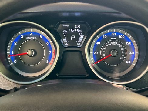 Used 2013 Hyundai Elantra GLS w/ Preferred Pkg FWD image 32