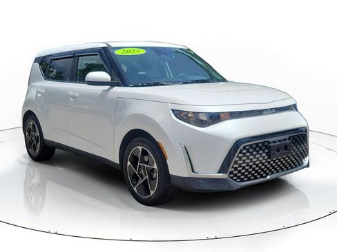 Certified 2025 Kia Soul EX FWD image 3
