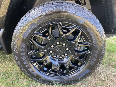 New 2026 GMC Hummer EV SUV image 10