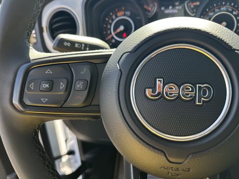 Used 2025 Jeep Wrangler Unlimited Sport AWD/4WD image 25
