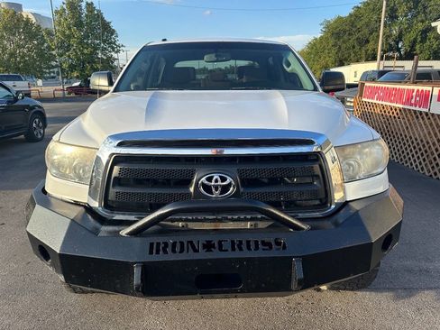 Used 2012 Toyota Tundra 4x4 CrewMax image 3