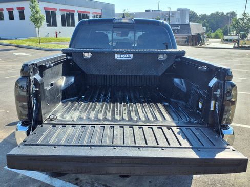 Used 2020 Toyota Tacoma TRD Off-Road AWD/4WD image 21