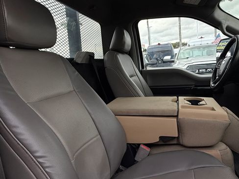 Used 2017 Ford F550 2WD Regular Cab Super Duty image 17