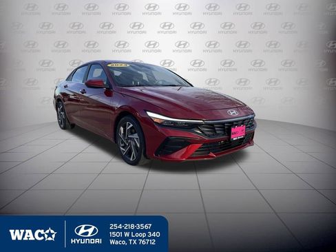 Used 2024 Hyundai Elantra SEL w/ Convenience Package image 3