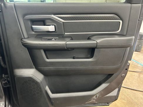 Certified 2025 RAM 2500 Big Horn AWD/4WD image 32