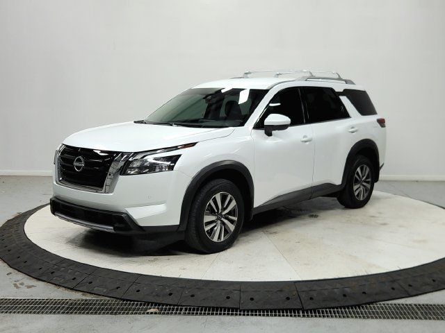 Used 2025 Nissan Pathfinder SL FWD image 4