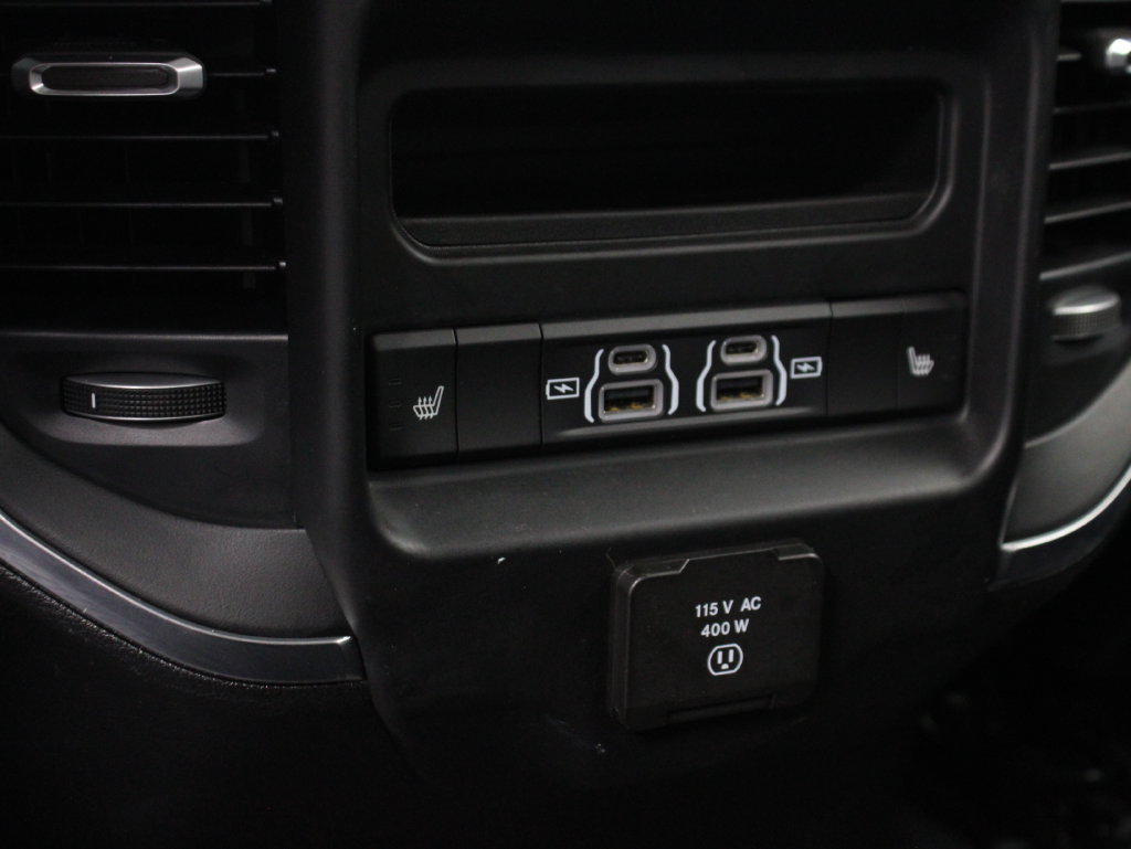 Used 2025 RAM 1500 Laramie w/ Sport Appearance Package AWD/4WD image 18