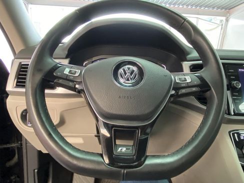 Used 2019 Volkswagen Atlas SEL R-Line AWD/4WD image 31