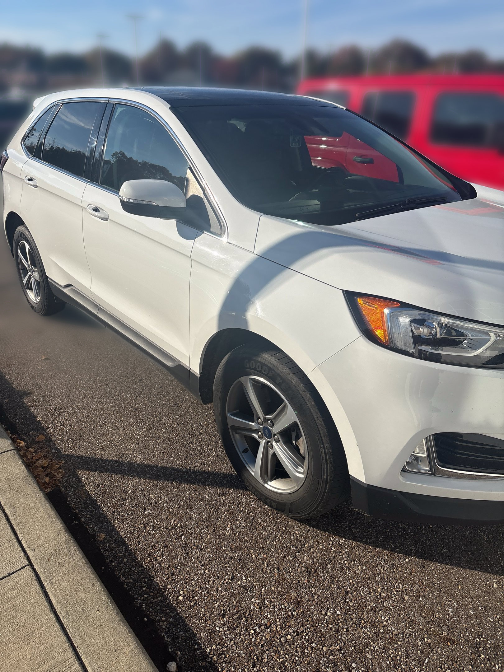 Used 2019 Ford Edge SEL w/ Equipment Group 201A AWD/4WD image 2