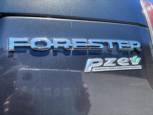 Used 2015 Subaru Forester 2.5i Premium w/ All-Weather Package AWD/4WD image 10