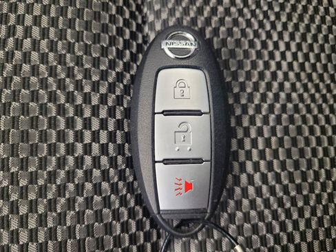 Used 2018 Nissan Rogue Sport SV image 32