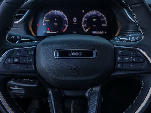 New 2025 Jeep Grand Cherokee L Altitude image 25