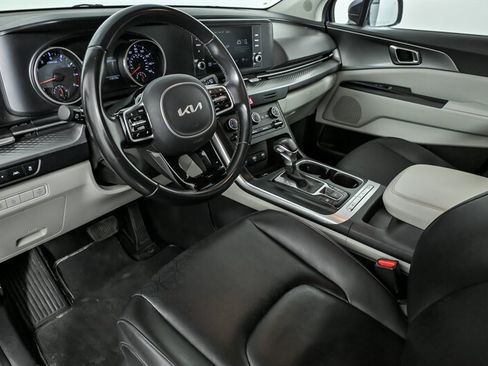 Used 2023 Kia Carnival LX FWD image 14