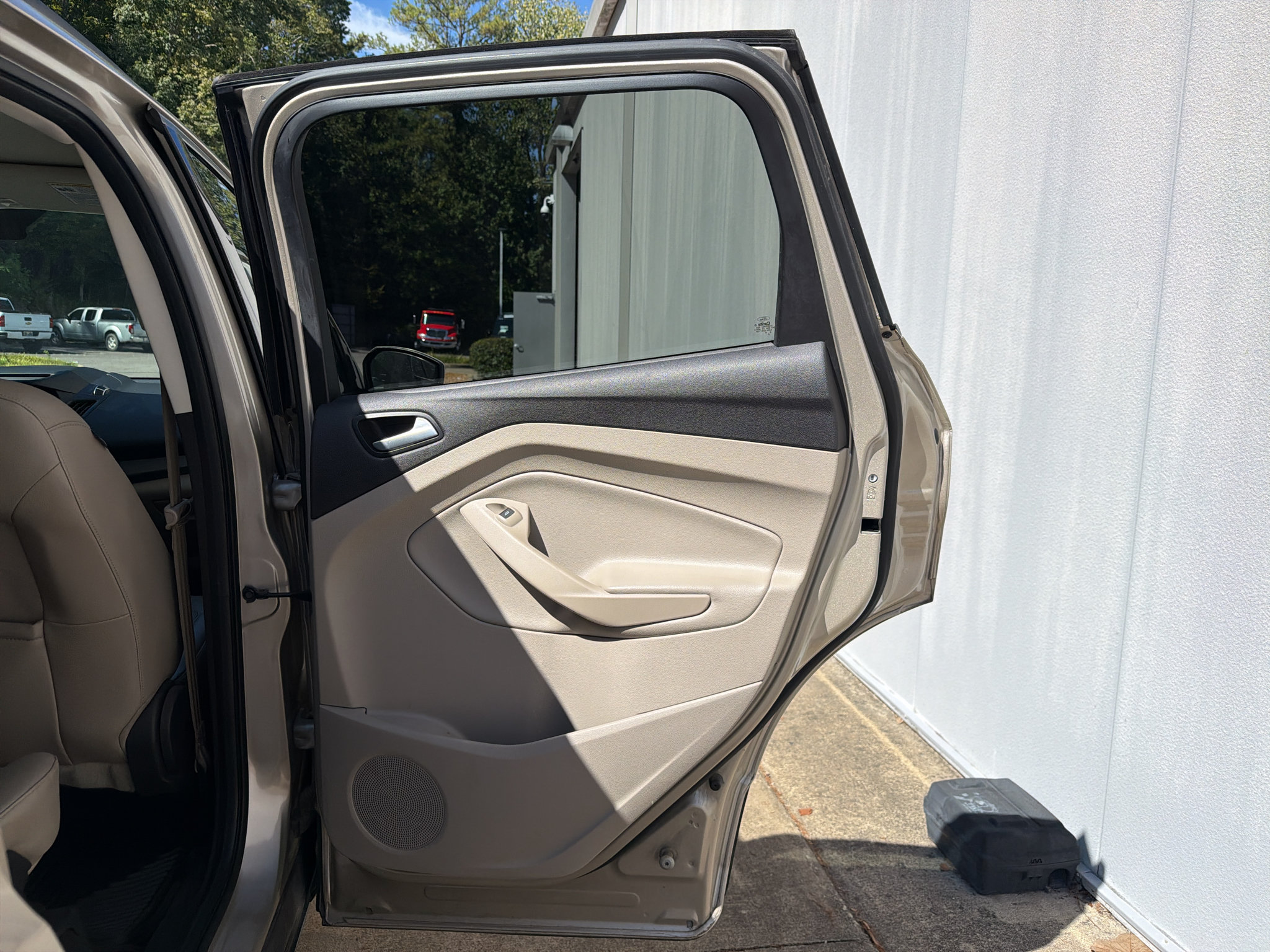 Used 2018 Ford Escape SEL FWD image 15