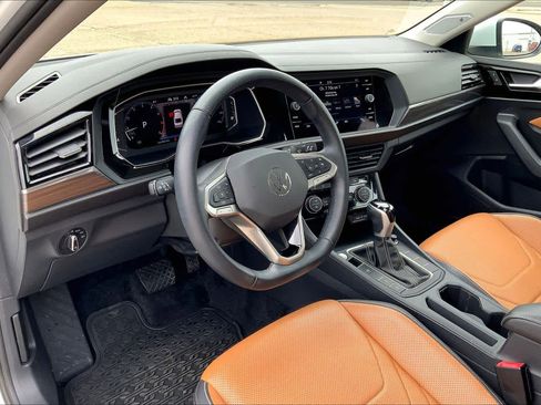 Used 2024 Volkswagen Jetta SEL image 18