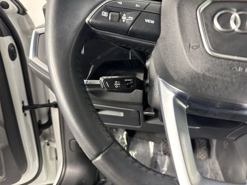 Used 2020 Audi Q3 2.0T Premium Plus AWD/4WD image 22