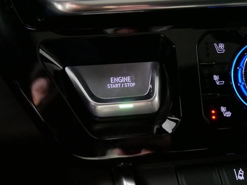 Used 2024 GMC Sierra 3500 Denali w/ Denali Reserve Package image 26