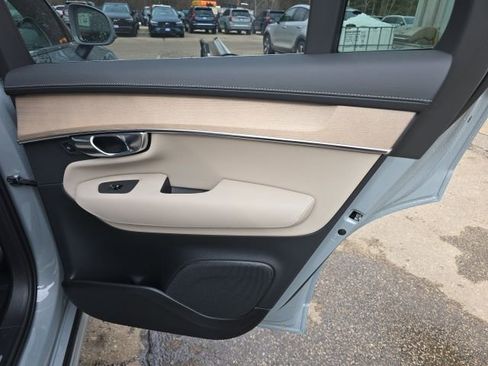 New 2026 Volvo XC90 B6 Plus w/ Protection Package Premier image 15