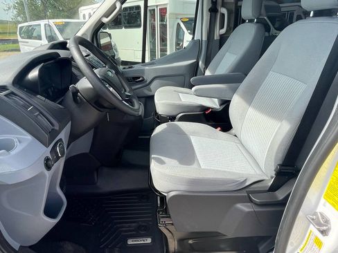 Used 2019 Ford Transit 150 XLT image 17