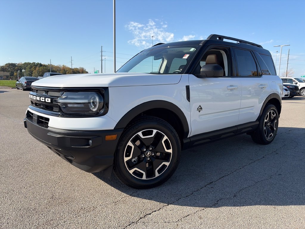 Used 2024 Ford Bronco Sport Outer Banks w/ Tech Package AWD/4WD image 3