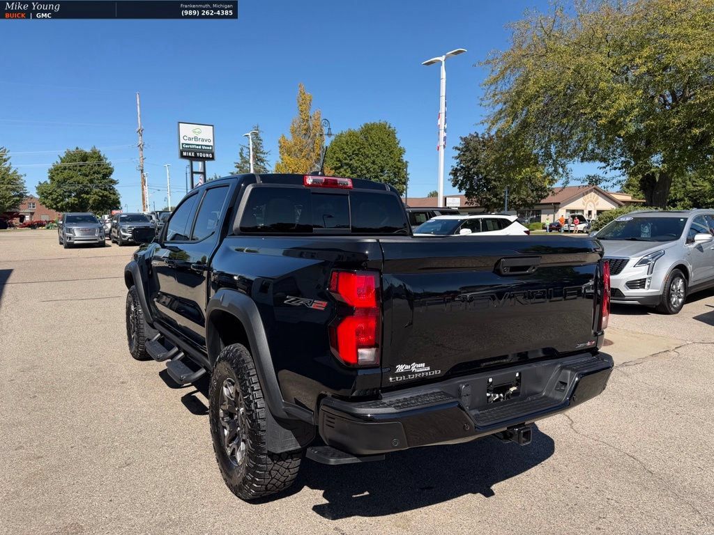 Used 2026 Chevrolet Colorado ZR2 w/ Technology Package AWD/4WD image 7