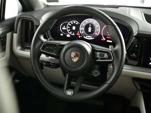 Certified 2025 Porsche Cayenne Coupe AWD/4WD image 30
