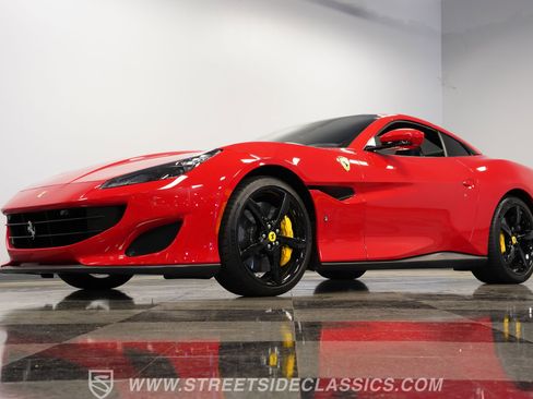 Used 2020 Ferrari Portofino RWD image 22